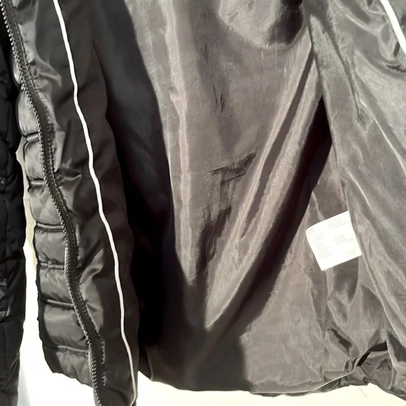 Nautica Black Puffer Jacket, Water Resistant, Size Medium, Like New - Picture 8 of 14